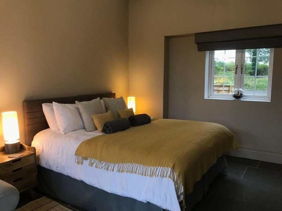 Luxury Barn Conversion At Rudding Harrogate Esterno foto