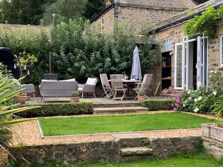 Luxury Barn Conversion At Rudding Harrogate Esterno foto